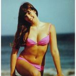 Barbi Benton i pink bikini